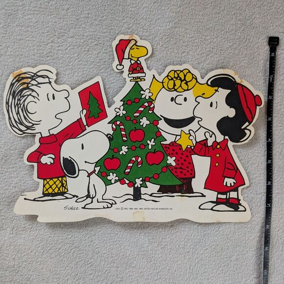 Vintage Peanuts Christmas Paper Wall Window Decoration Small Snoopy Hallmark - Picture 8 of 8